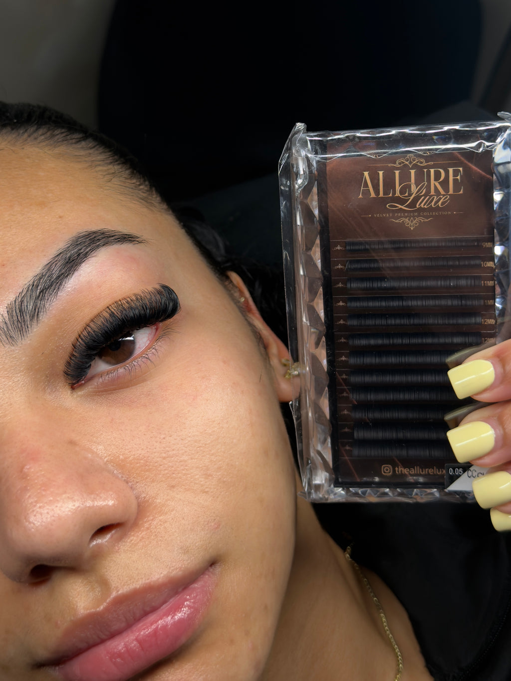 Velvet Premium Collection Lash Tray