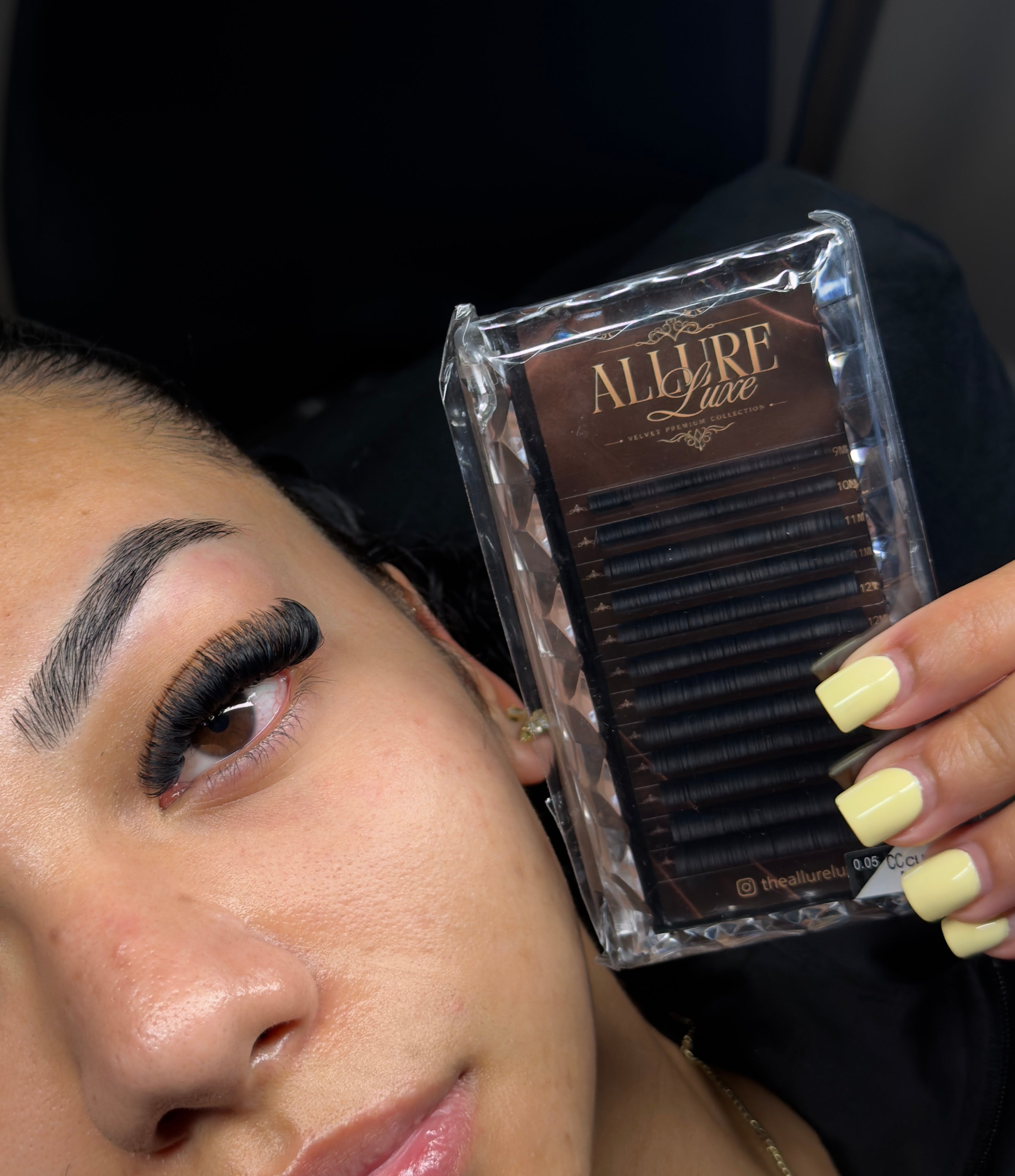 Velvet Premium Collection Lash Tray