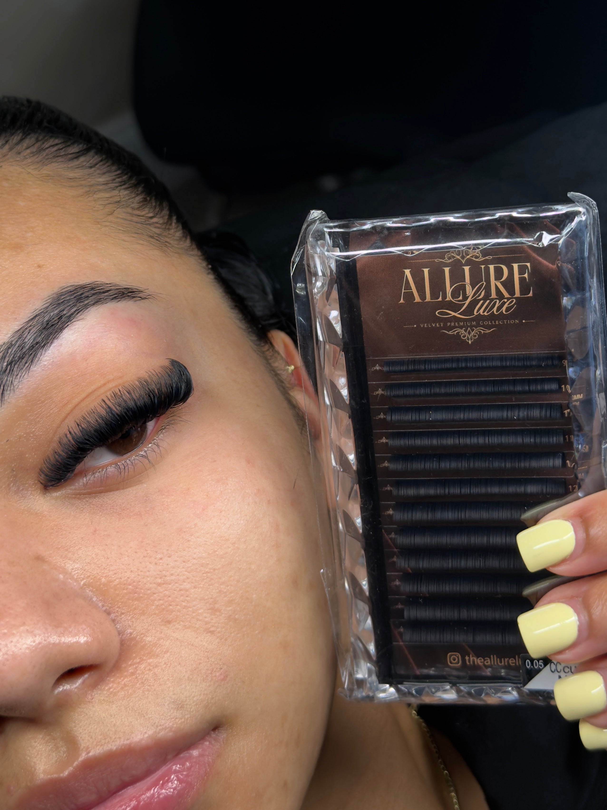 Velvet Premium Collection Lash Tray